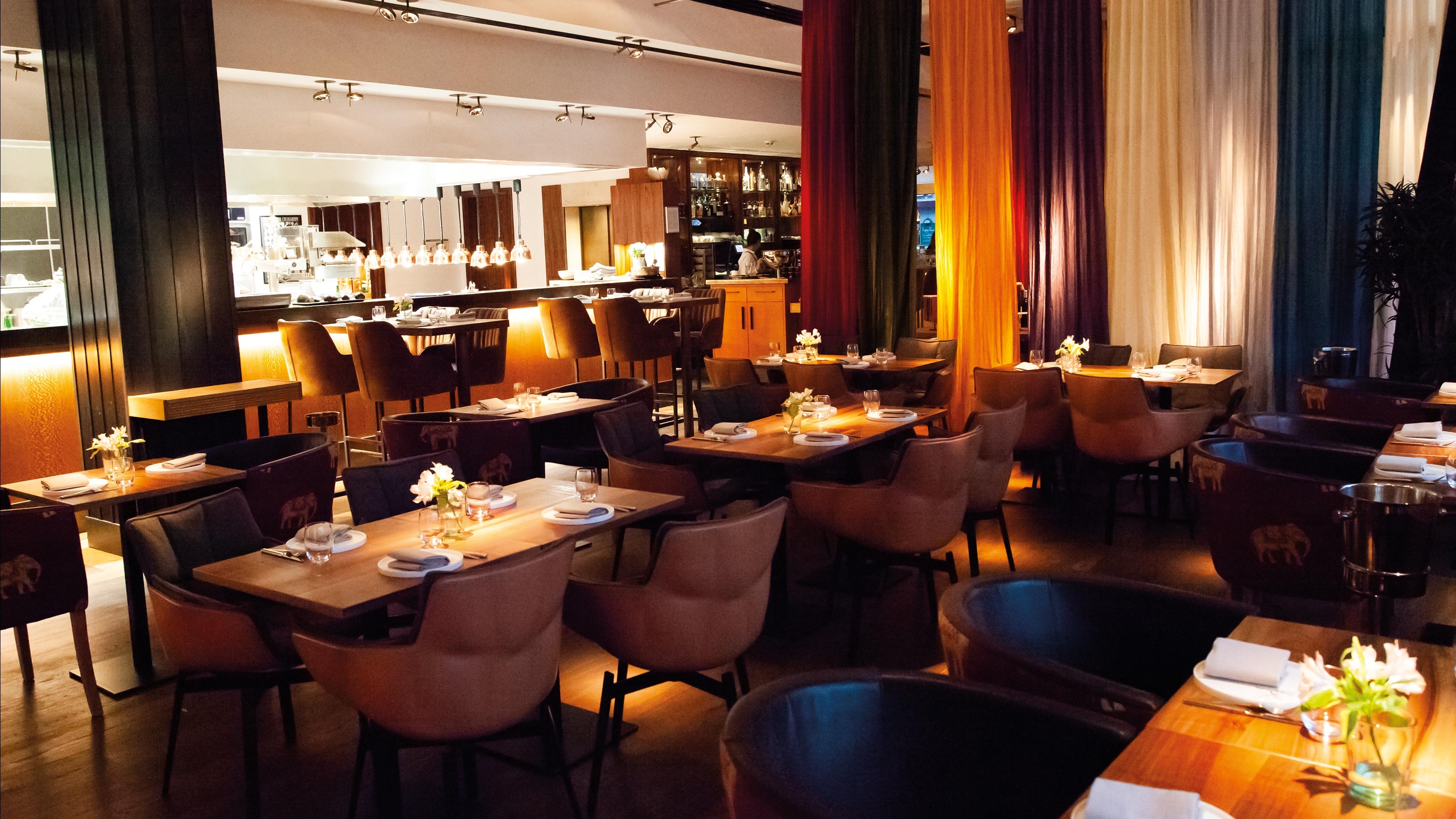 位于柏林 Kreuzberg 区的 Orania 酒店的公共区域