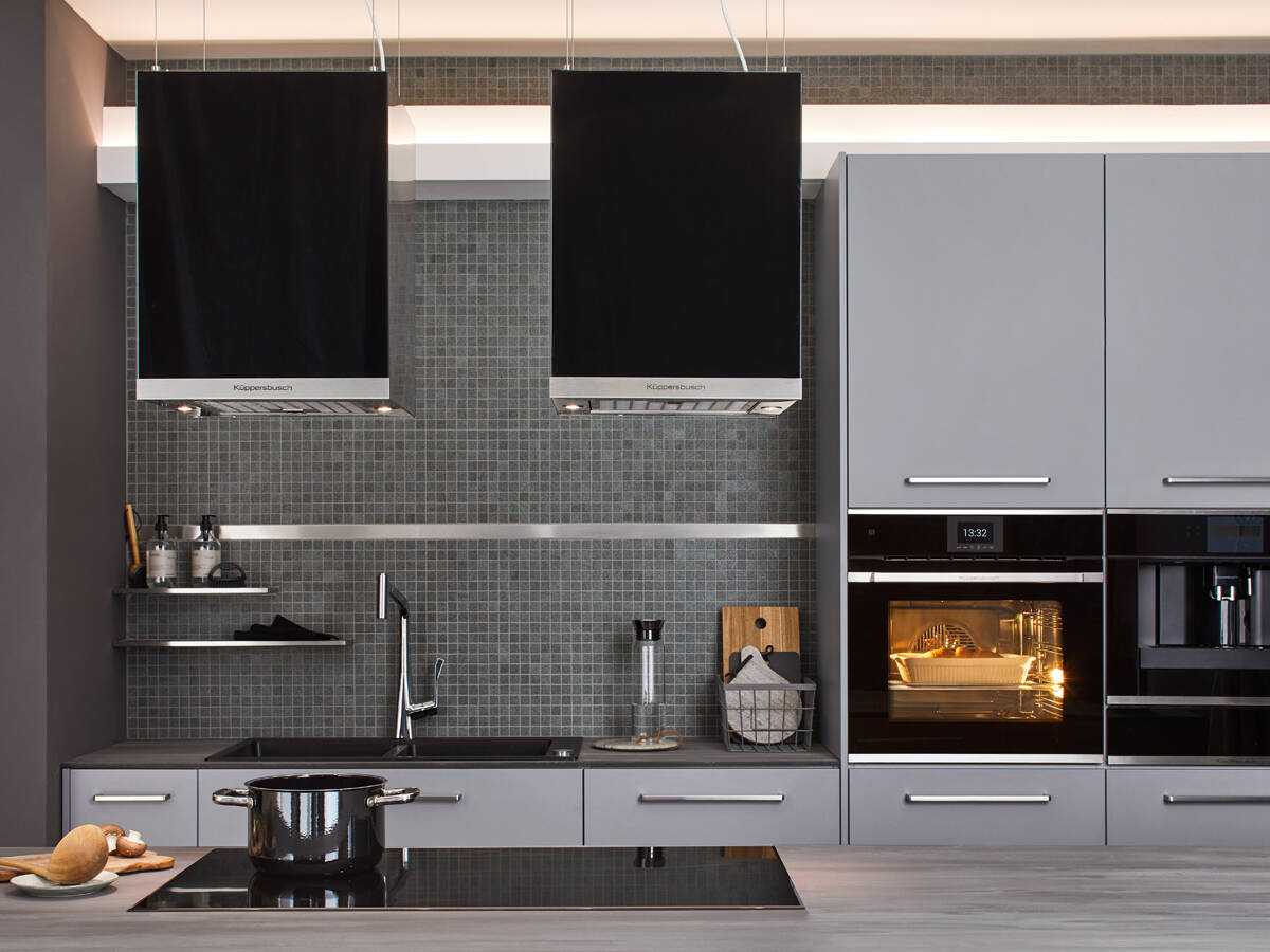 灰色厨房颜色，极简主义厨房。