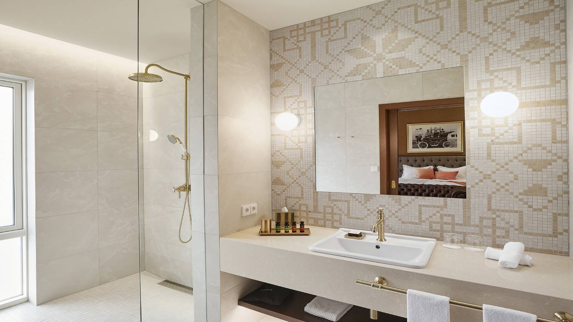 场景中的雅生蒙特勒墙装龙头