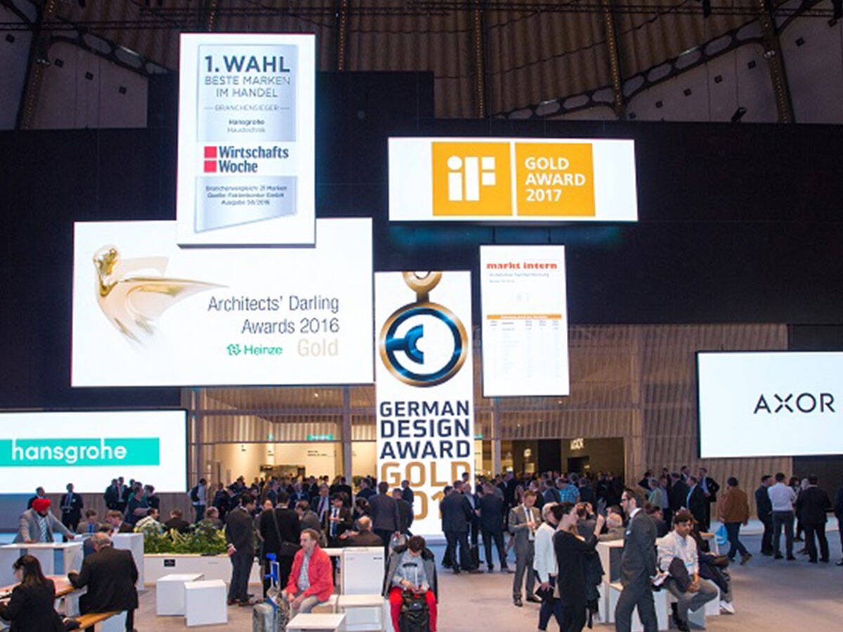 在展会上体验汉斯格雅产品