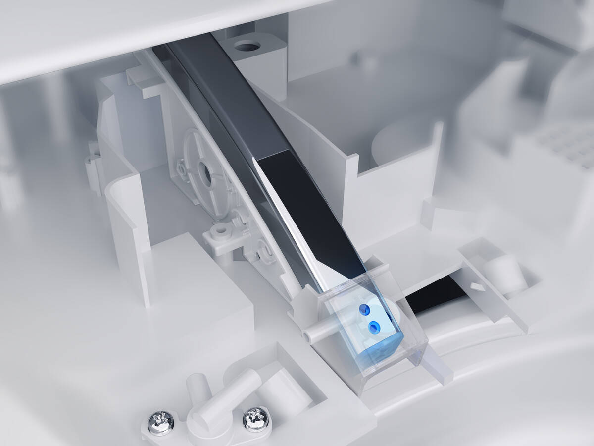 自动UV 喷管除菌，确保每一次安全卫生