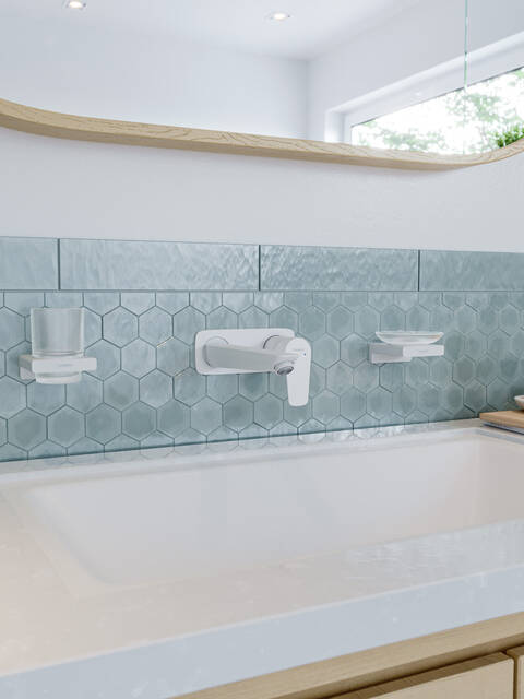 暗装式白色面盆龙头。