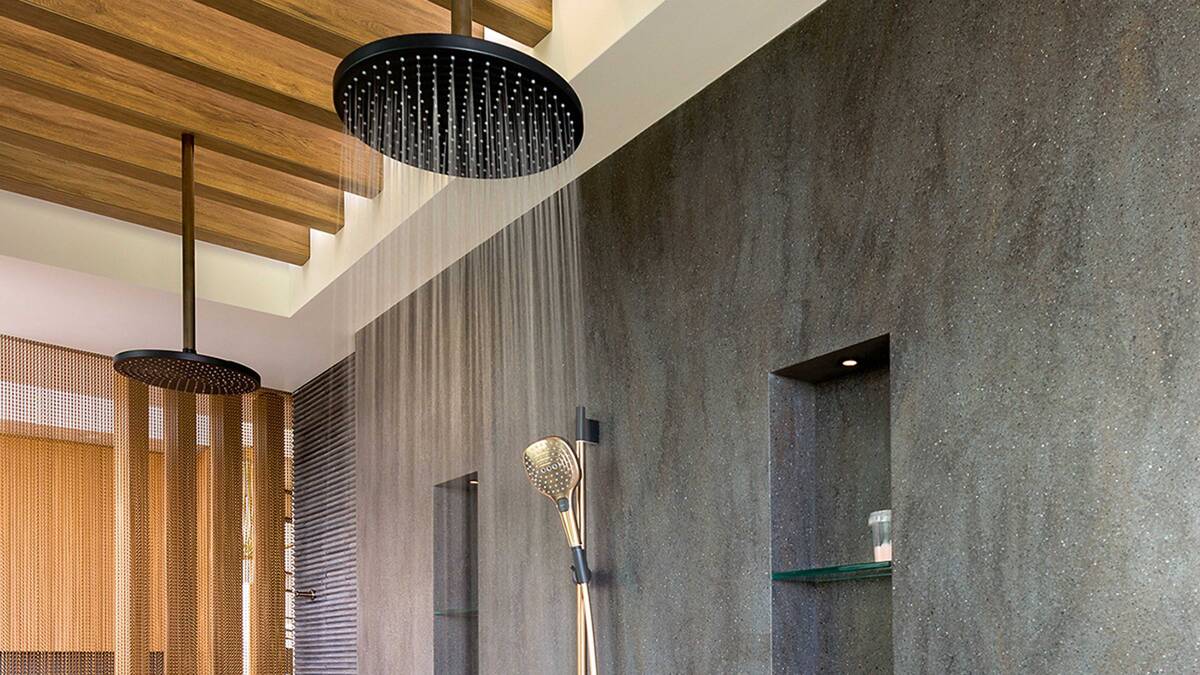 高档私人住宅中的彩色雅生龙头。