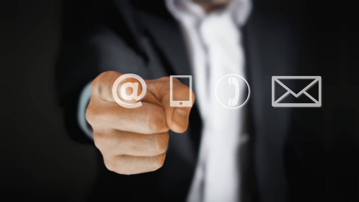 如何联系雅生：通过联系表、电子邮件或电话。