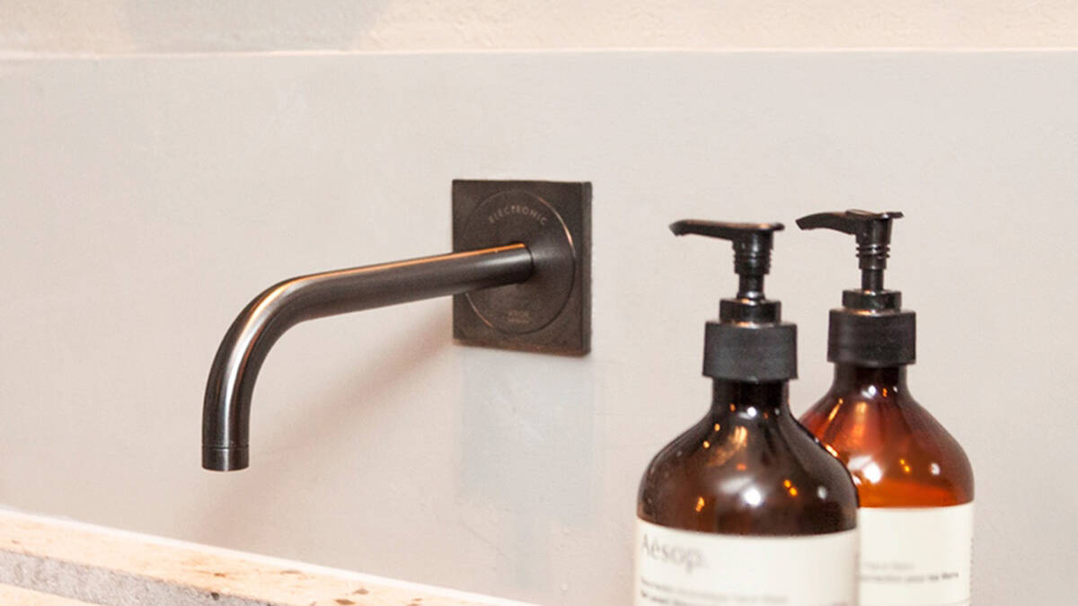 The Jane 餐厅内的雅生欧诺系列感应龙头。