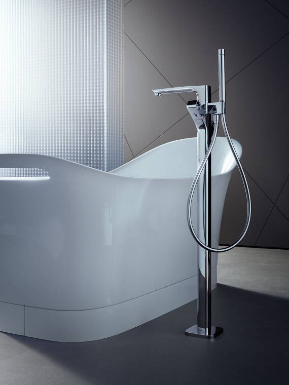 雅生奥奇拉落地式浴缸恒温器和浴缸