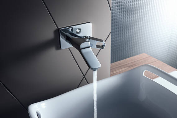 墙装式雅生奥奇拉单把手台盆龙头