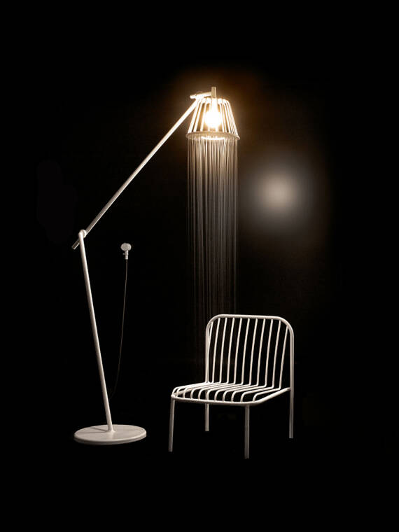 花洒形状的室内照明灯具。