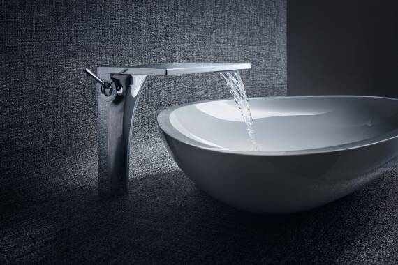 雅生玛颂单把手台盆龙头和碗盆。