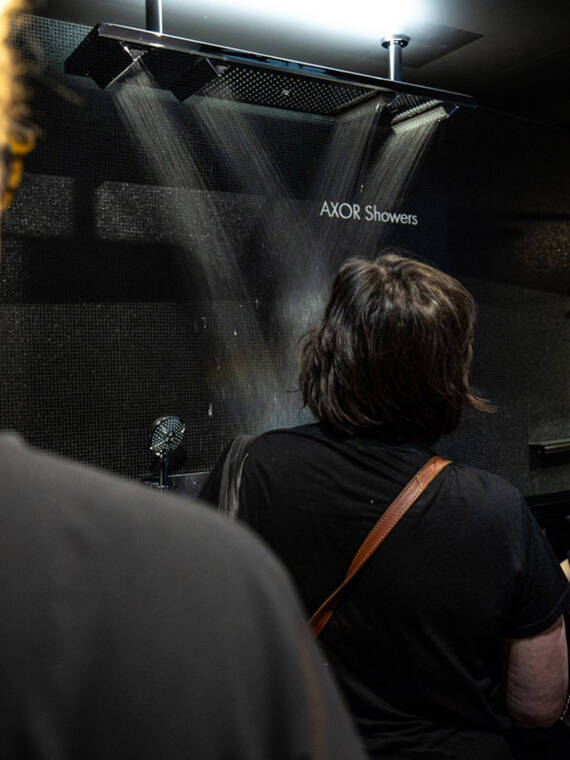 雅生 ShowerHeaven 1200。完美实现高贵和专属淋浴潮流。