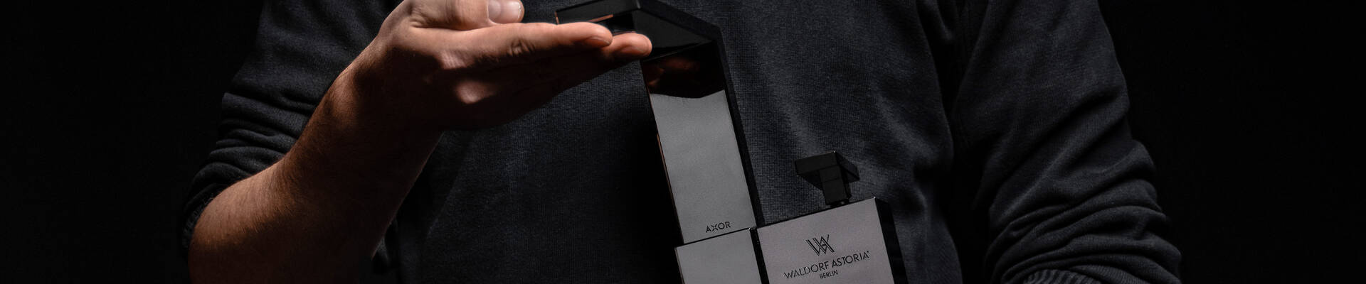 雅生个性化签名。采用通用符号清晰标注功能。