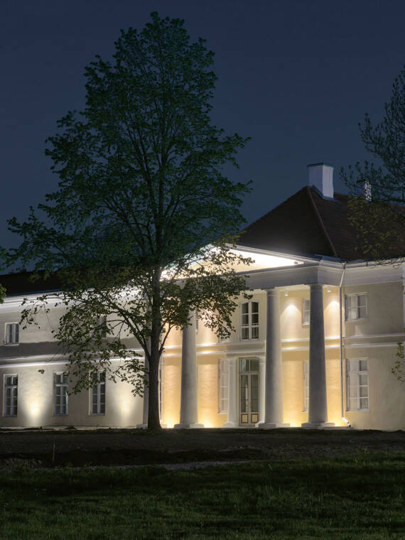 Kau Manor 酒店外景。