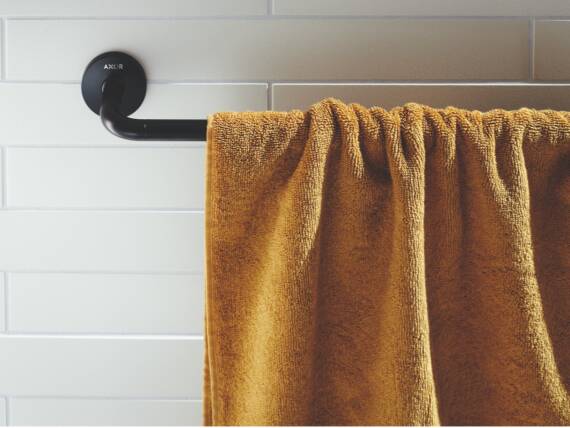 雅生 Universal Circular 配件浴巾架。