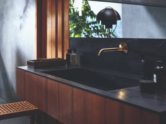 雅生 One 台盆龙头抛光金色外观款。