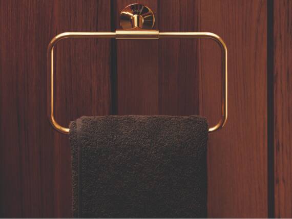 雅生 Universal 配件毛巾环。