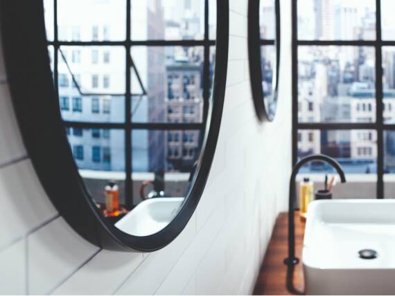 雅生 Universal Circular 配件壁镜。