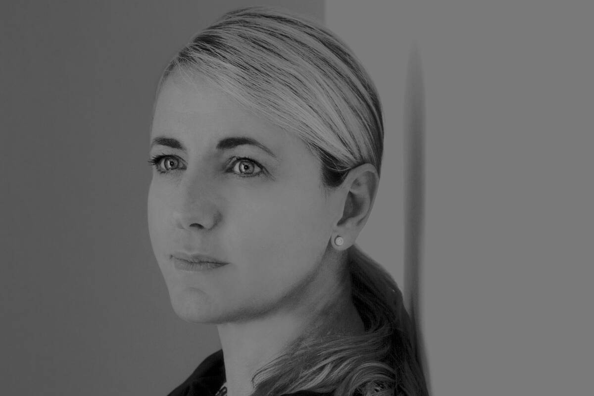 帕奇希娅·奥奇拉与镜像。