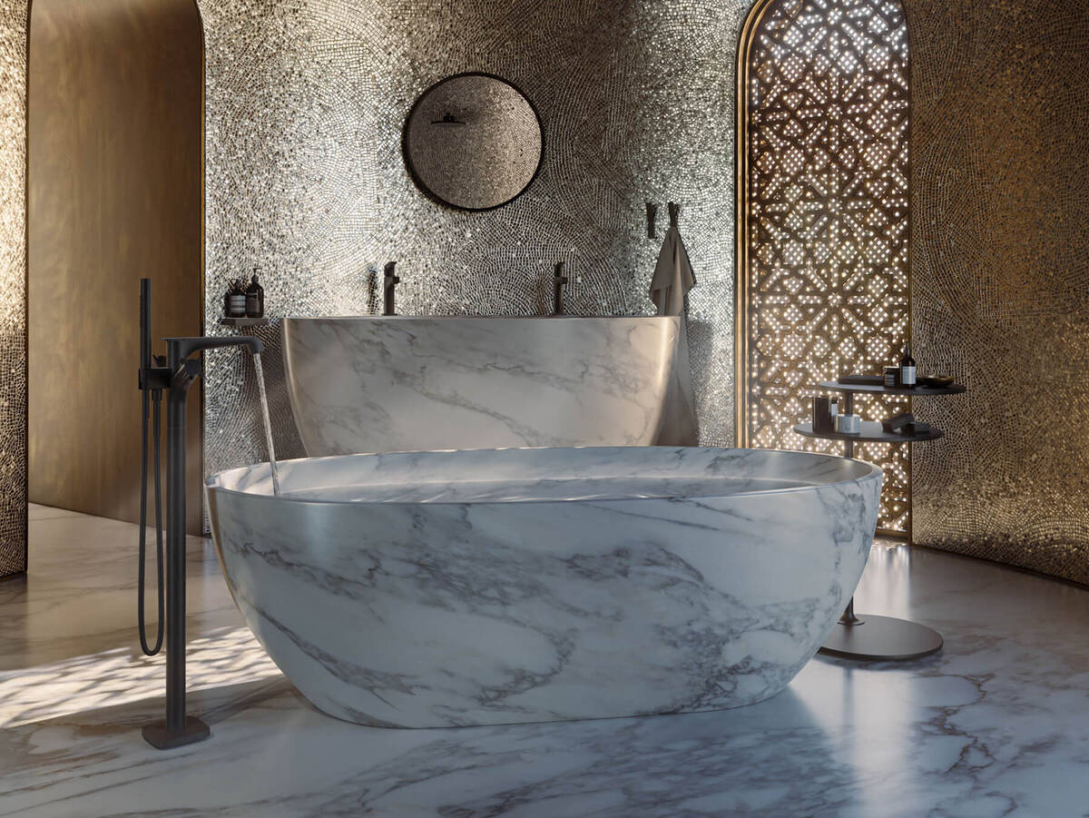 Hadi Teherani 为雅生提供的独特浴室方案的照片。