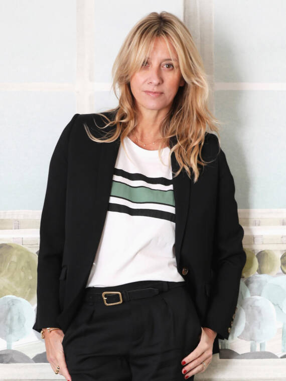 室内设计师 Sarah Lavoine 的肖像照片。