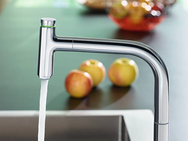 汉斯格雅现代厨房龙头下水管道。