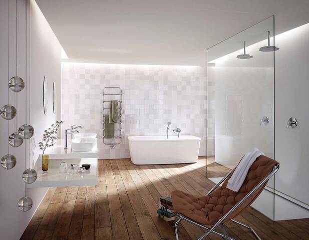 Bathroom trend with wood.