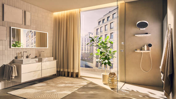 配备境雨淋浴系统的汉斯格雅浴室。