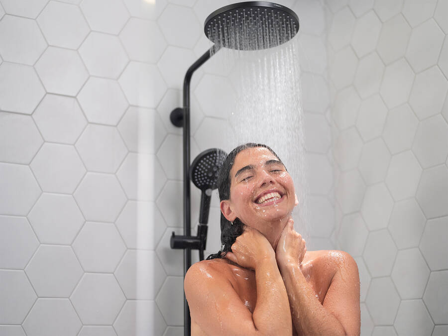 Showering becomes pure relaxation with hansgrohe PowderRain.
