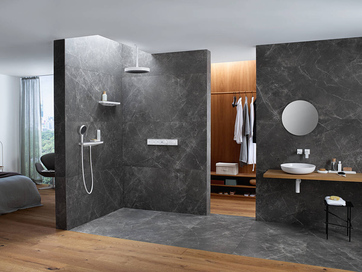 境雨淋浴套装，多种花洒类型。