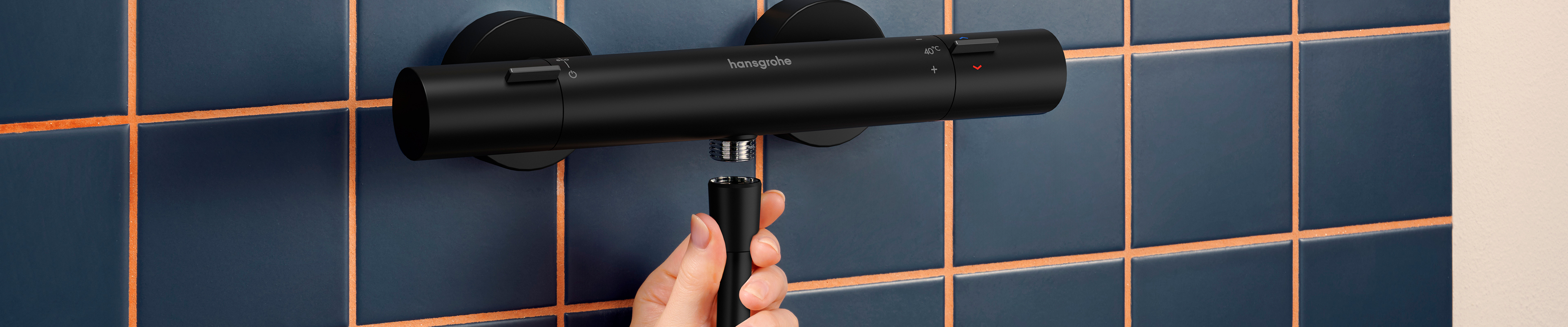 更换花洒软管。