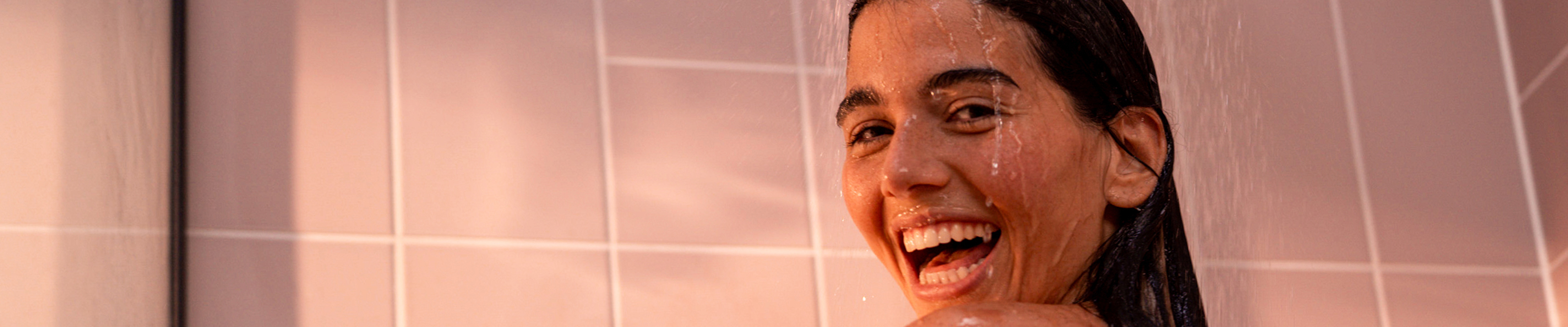 头顶花洒浴室指南。