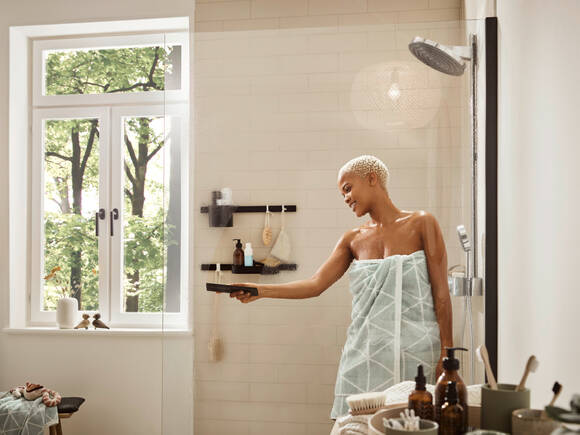 WallStoris 储物空间系统安装在墙上。