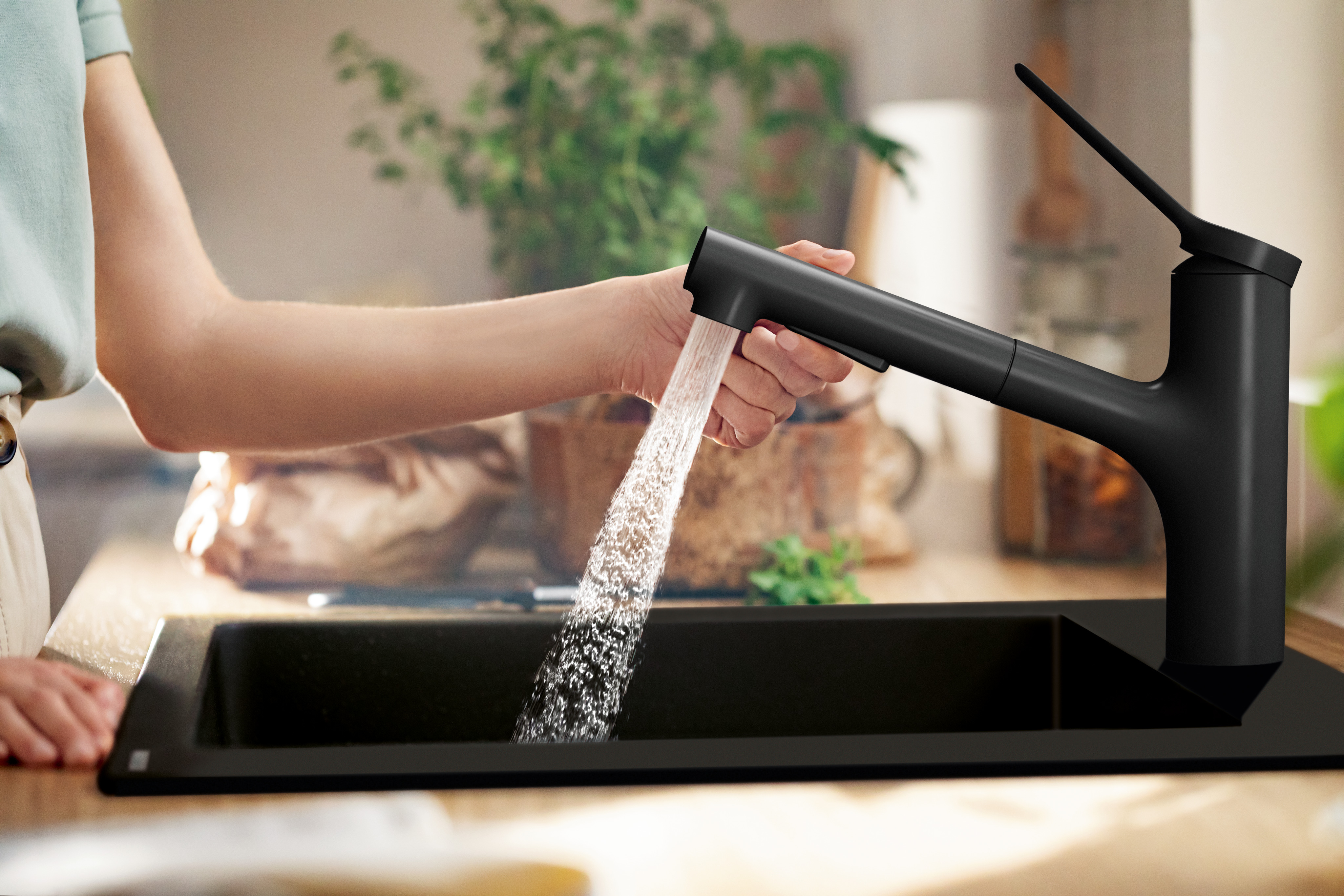 关闭：单把手厨房龙头150，带抽拉式出水嘴，两种出水模式 2