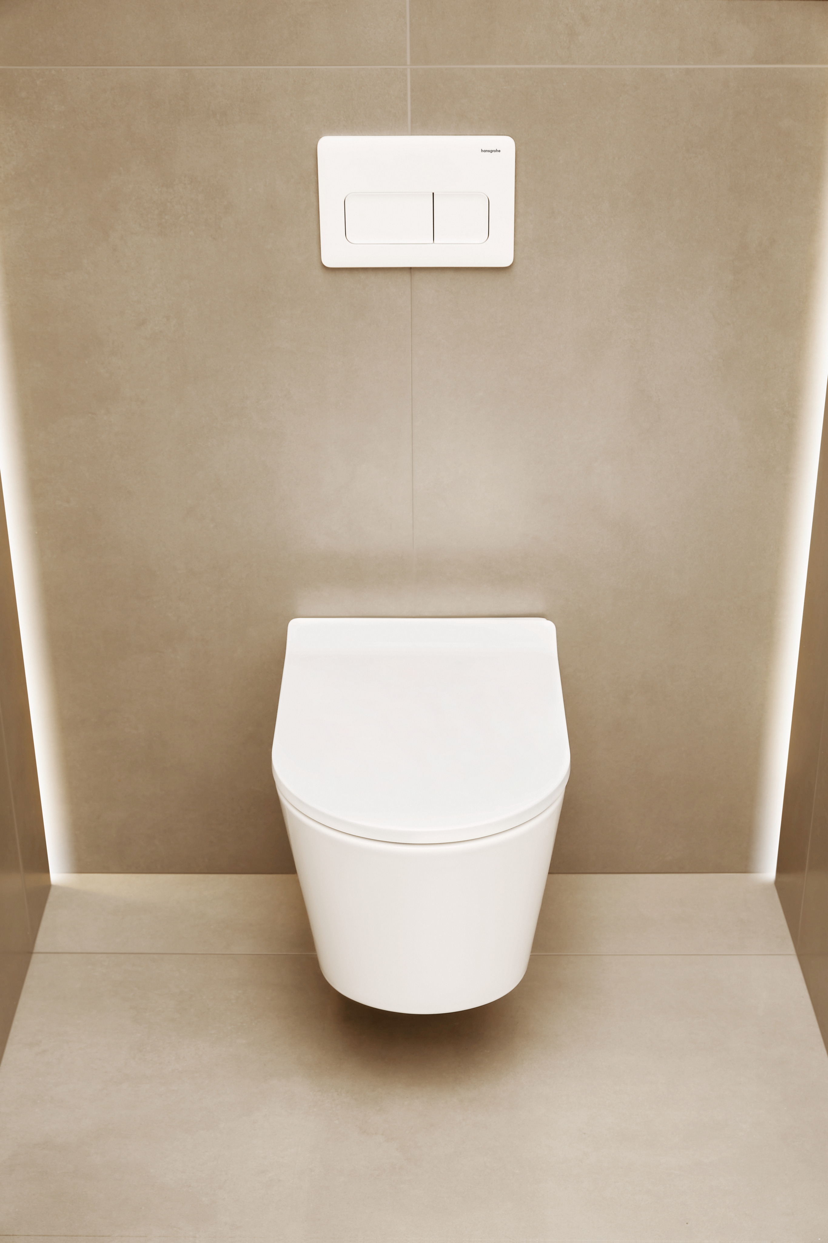 关闭：壁挂式坐便器 1