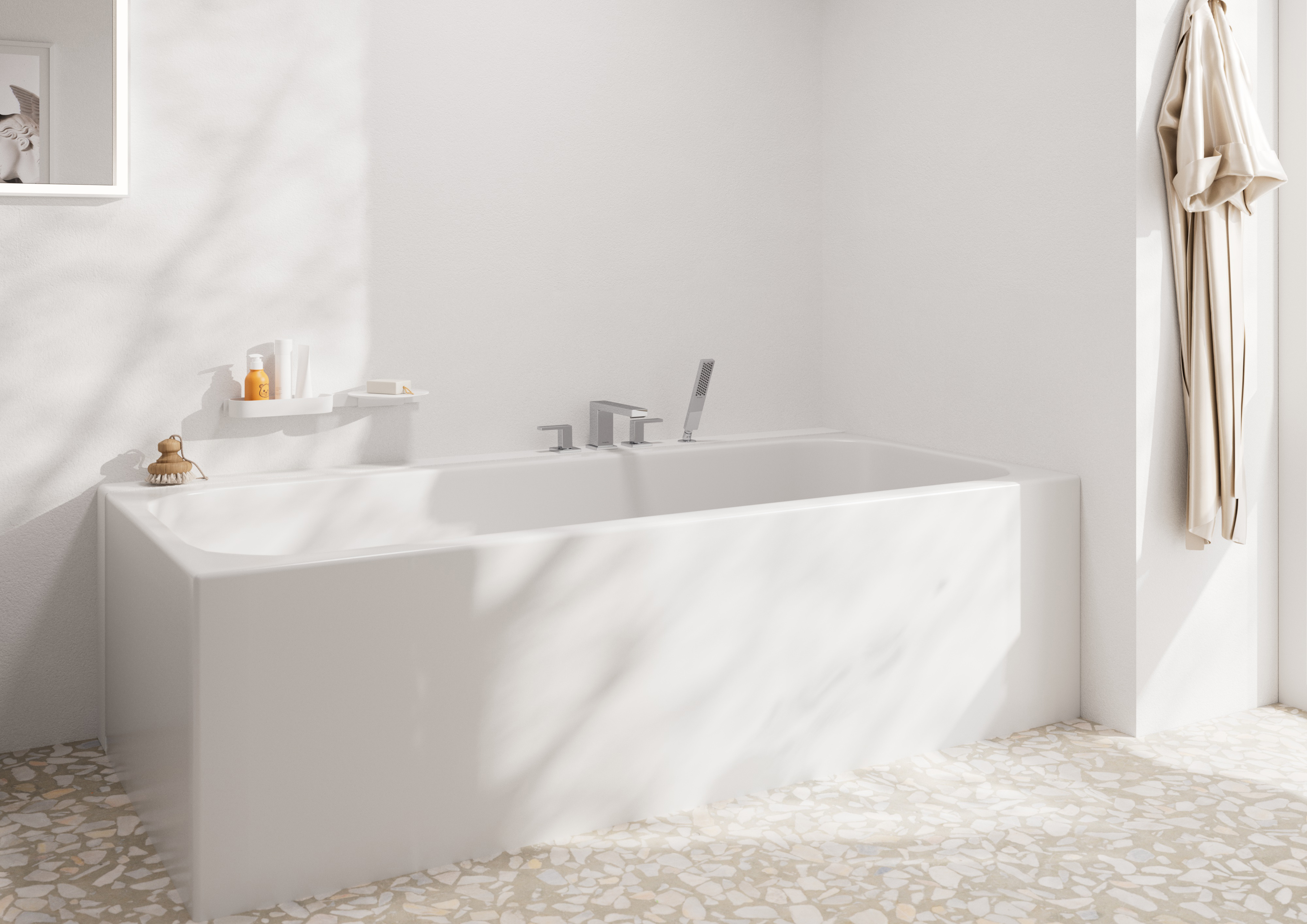 关闭：四孔翻边安装浴缸龙头 1