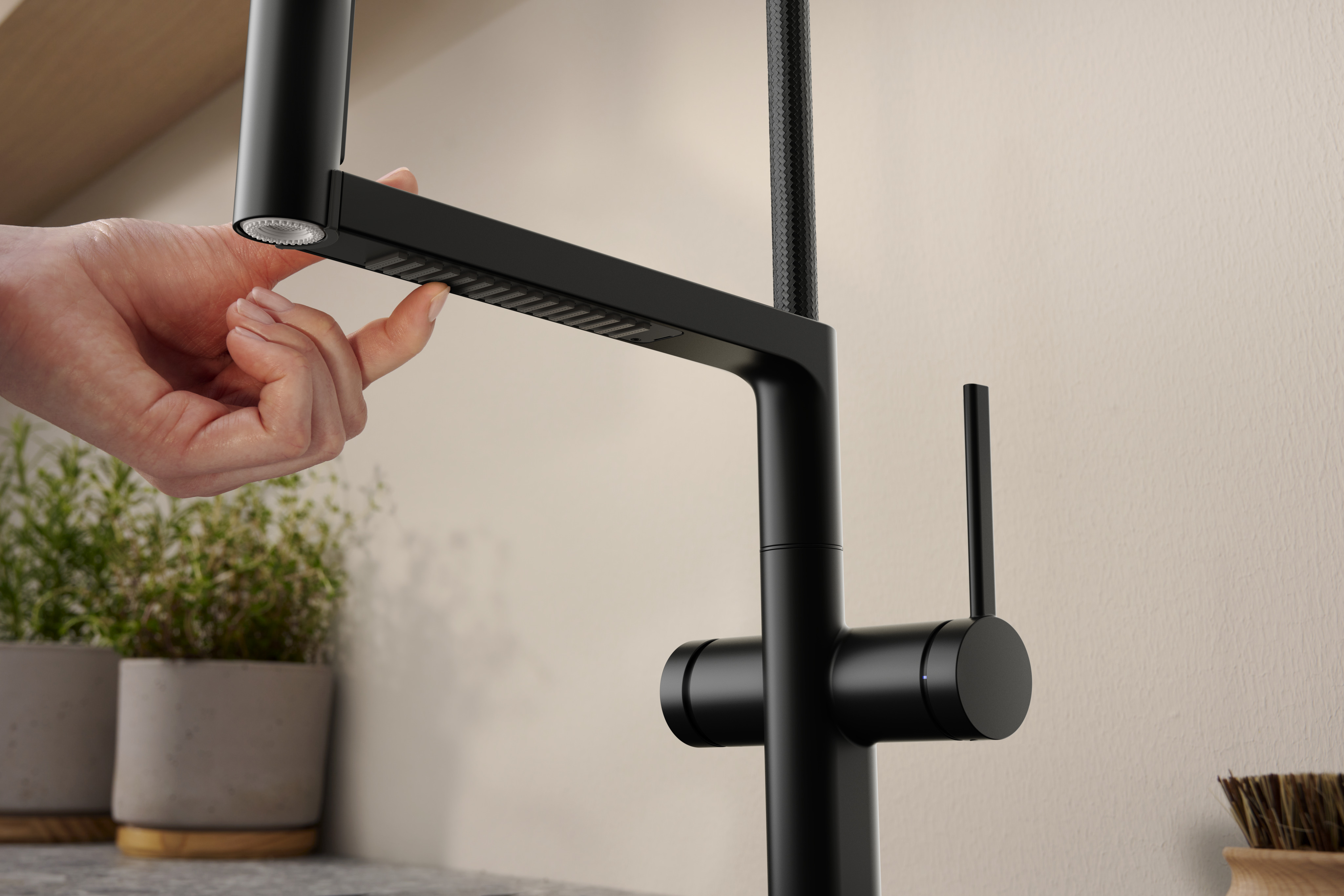 关闭：单把手厨房龙头，三种出水模式 6