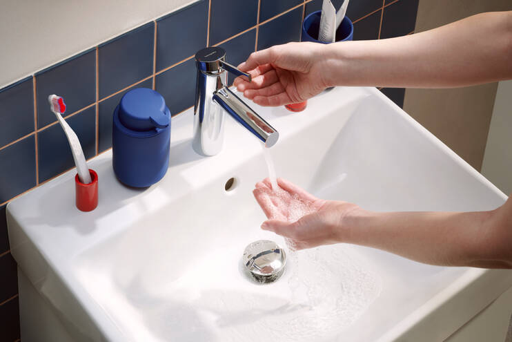 关闭：单把手面盆龙头110冷启动，带提拉落水套件 1