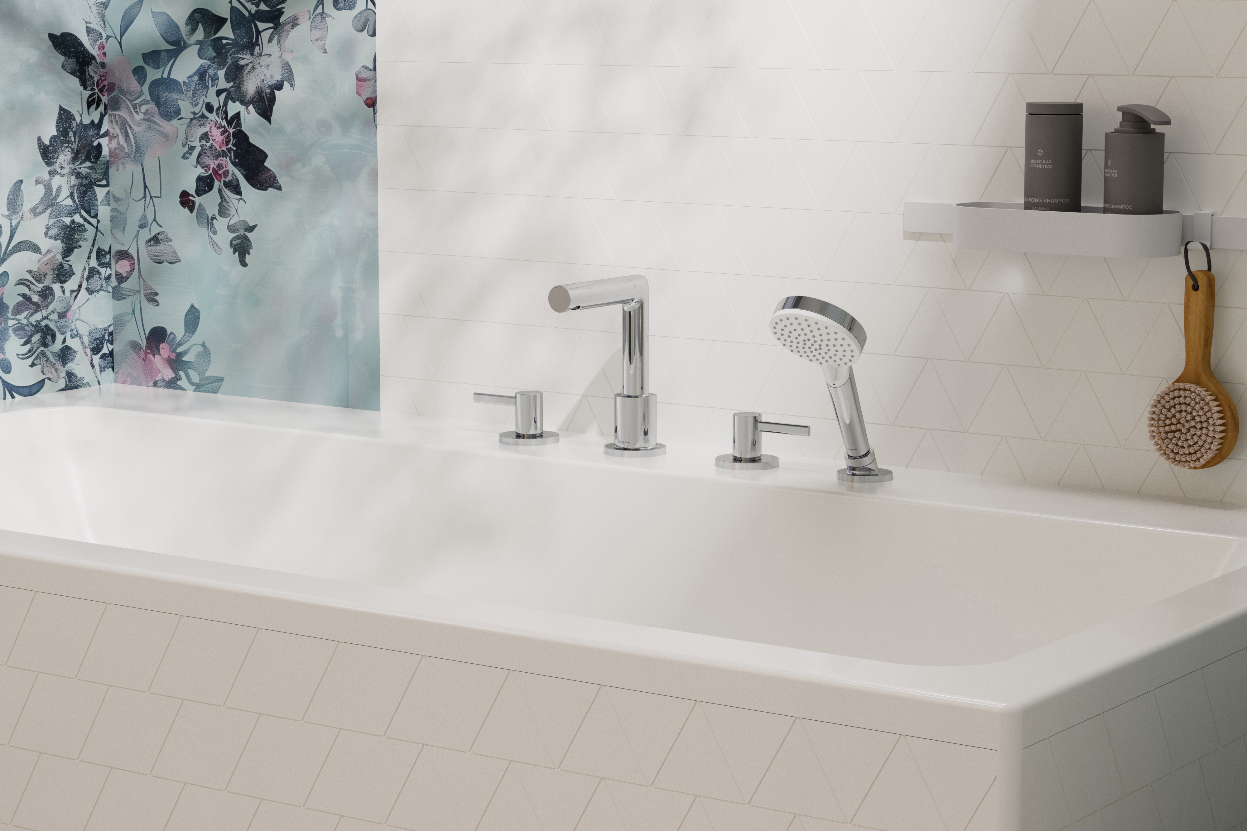 关闭：四孔翻边安装浴缸龙头 1