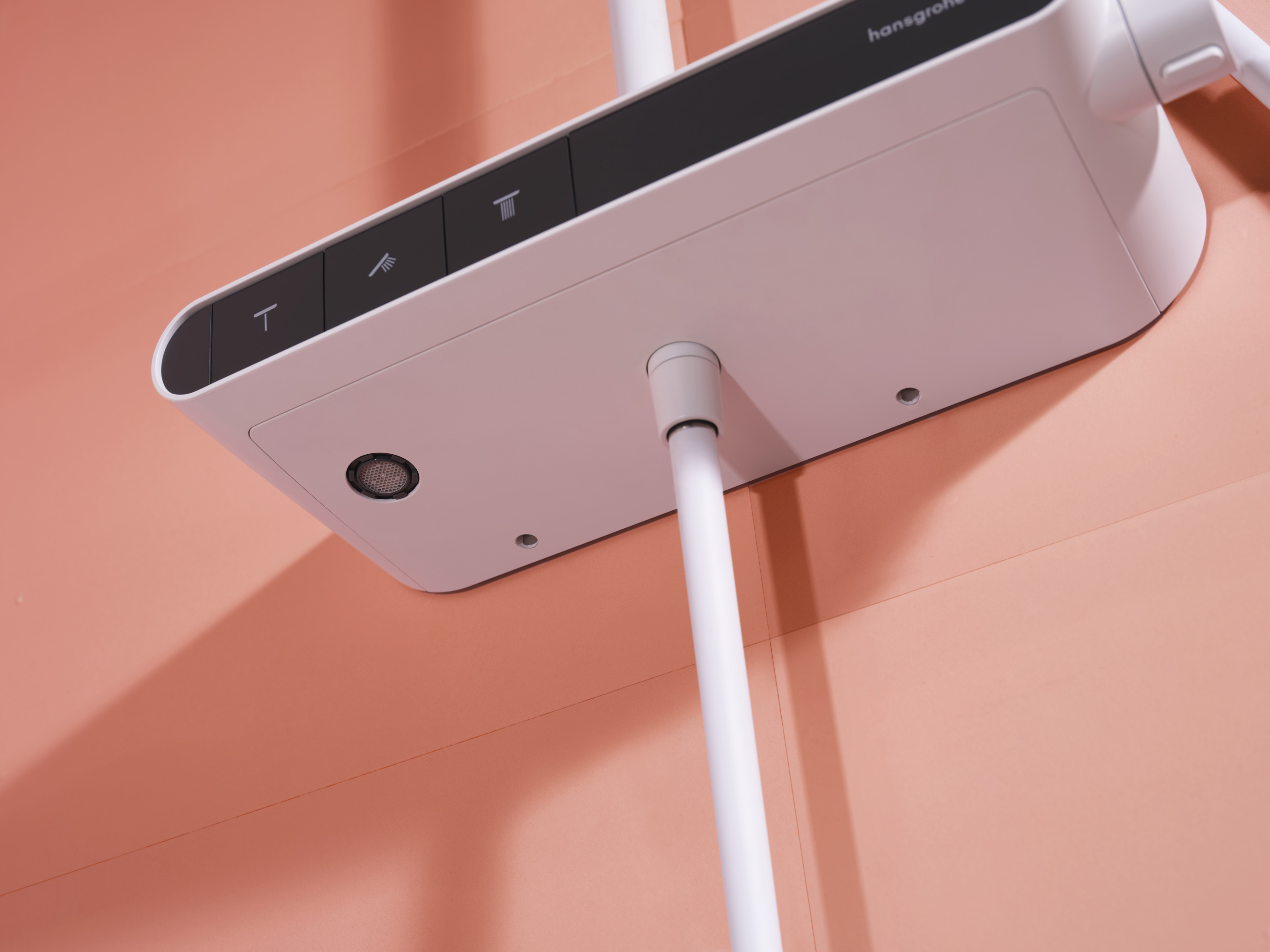 关闭：淋浴管240 单速，带ShowerTablet Select恒温浴缸龙头360 2