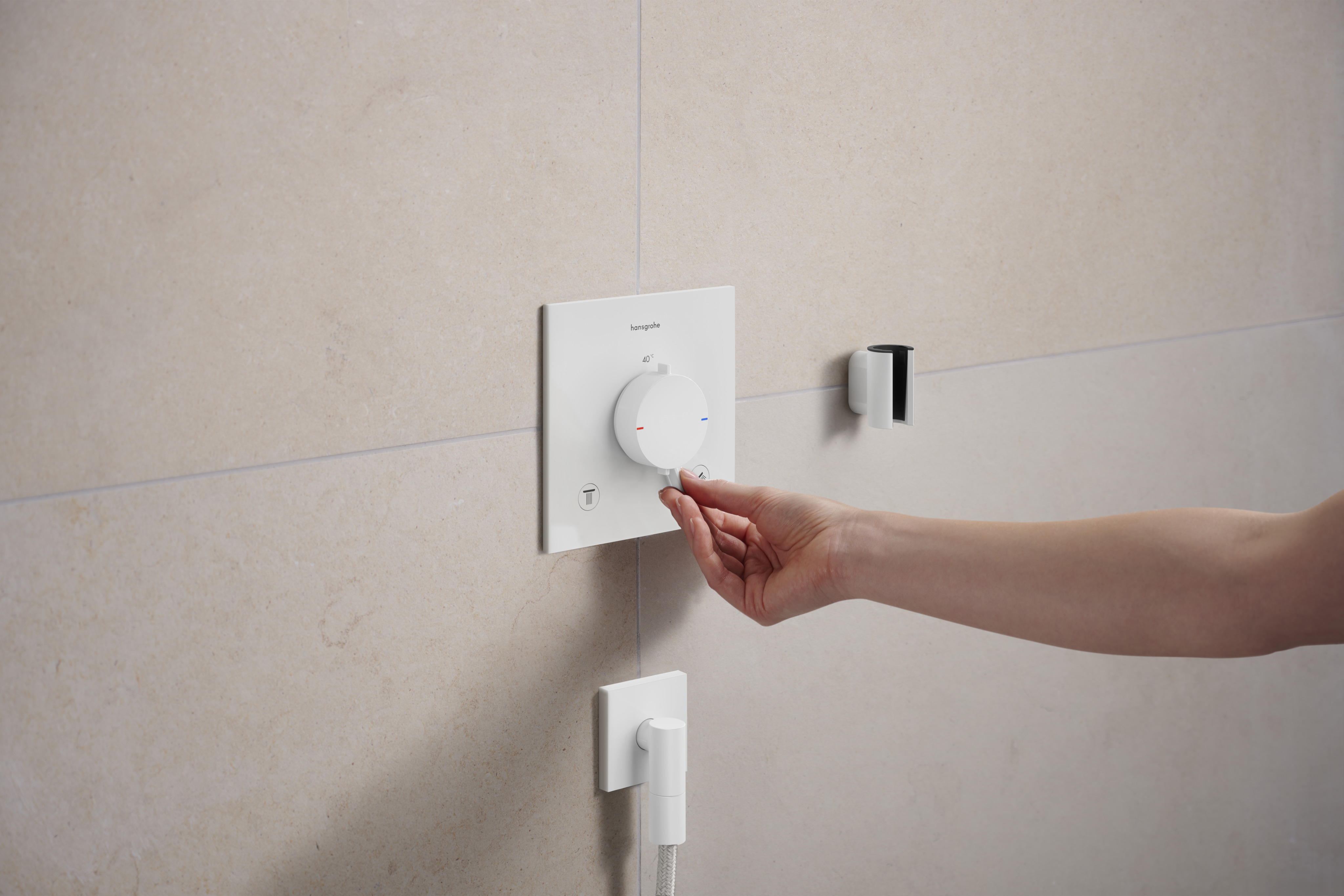 关闭：暗装双功能恒温龙头 1