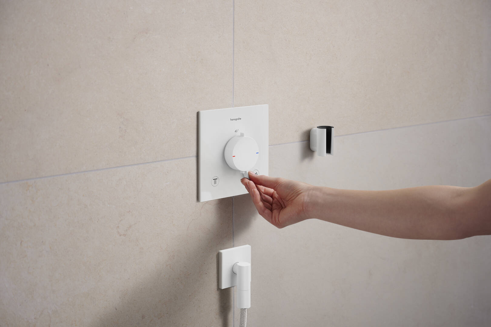 关闭：暗装双功能恒温龙头 1