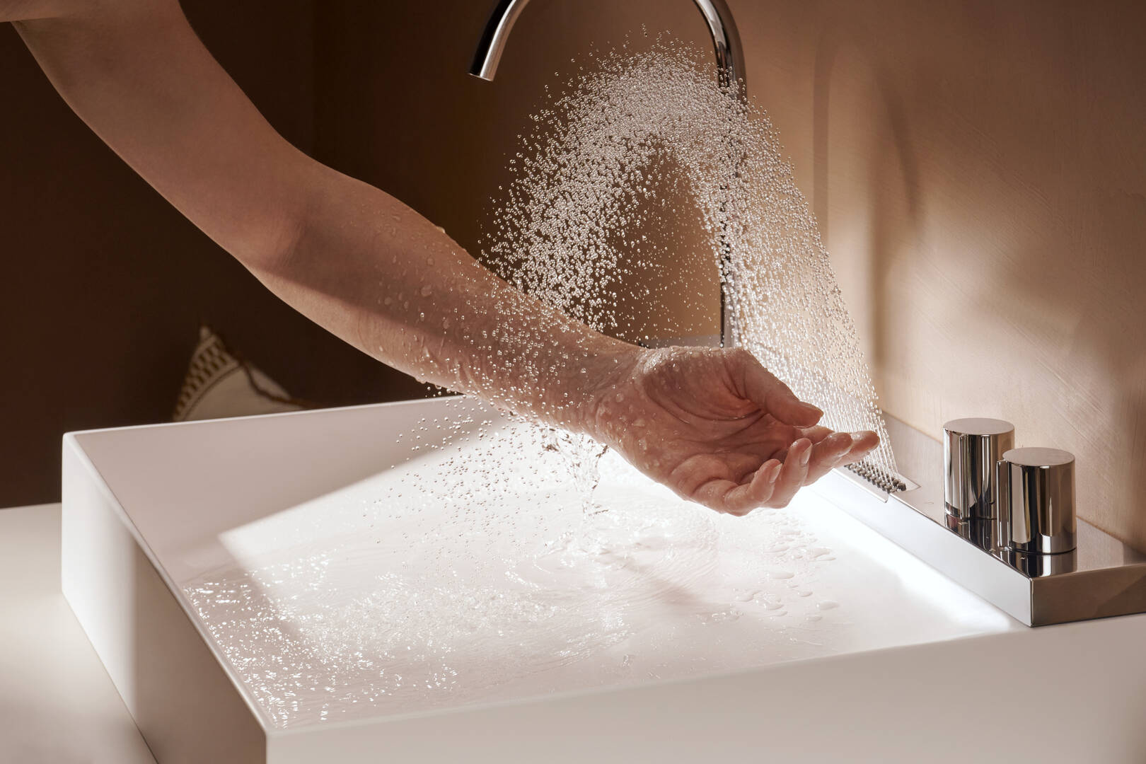 关闭：集成盥洗系统 780/475 1