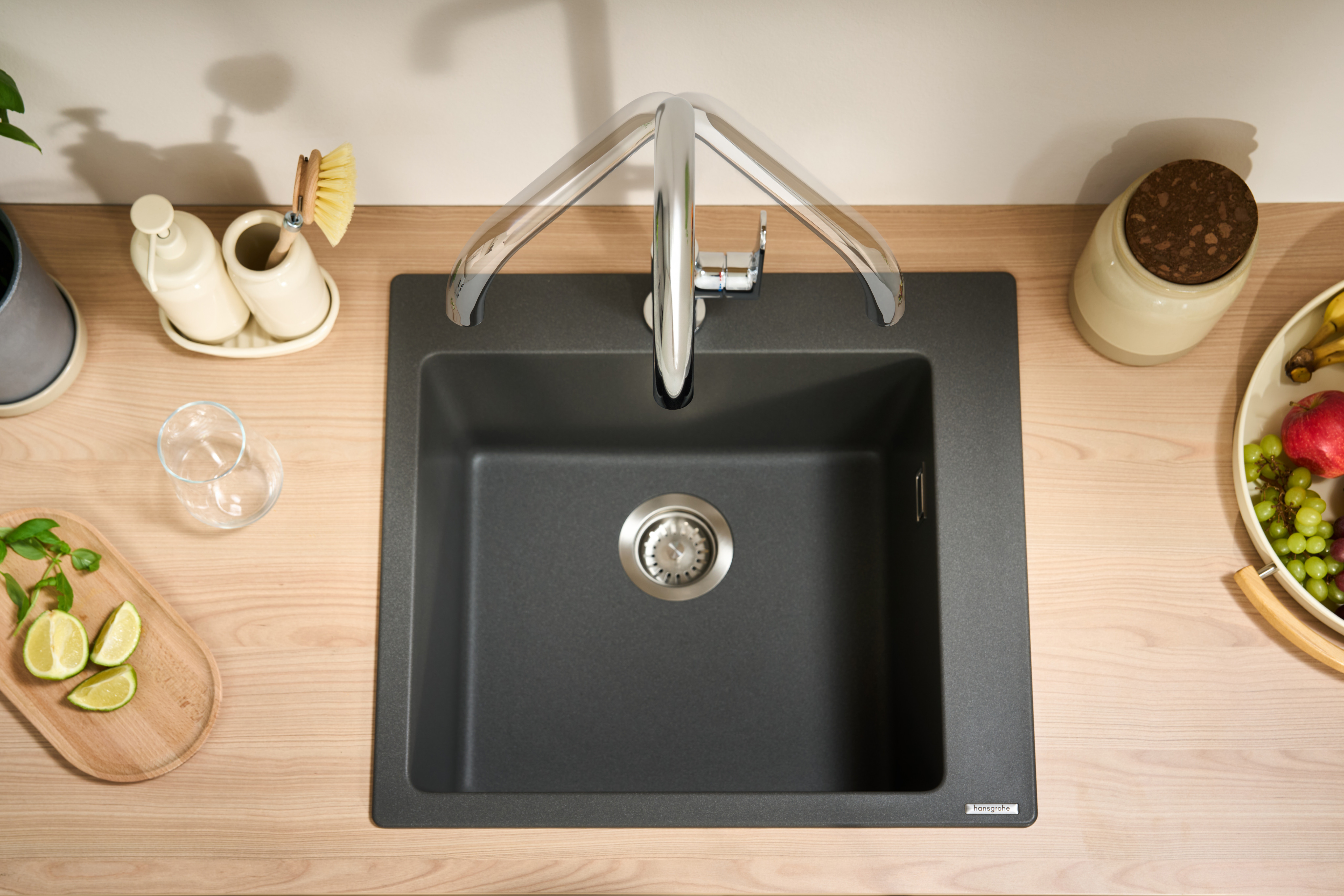 关闭：单把手厨房龙头260，带旋转出水嘴 9