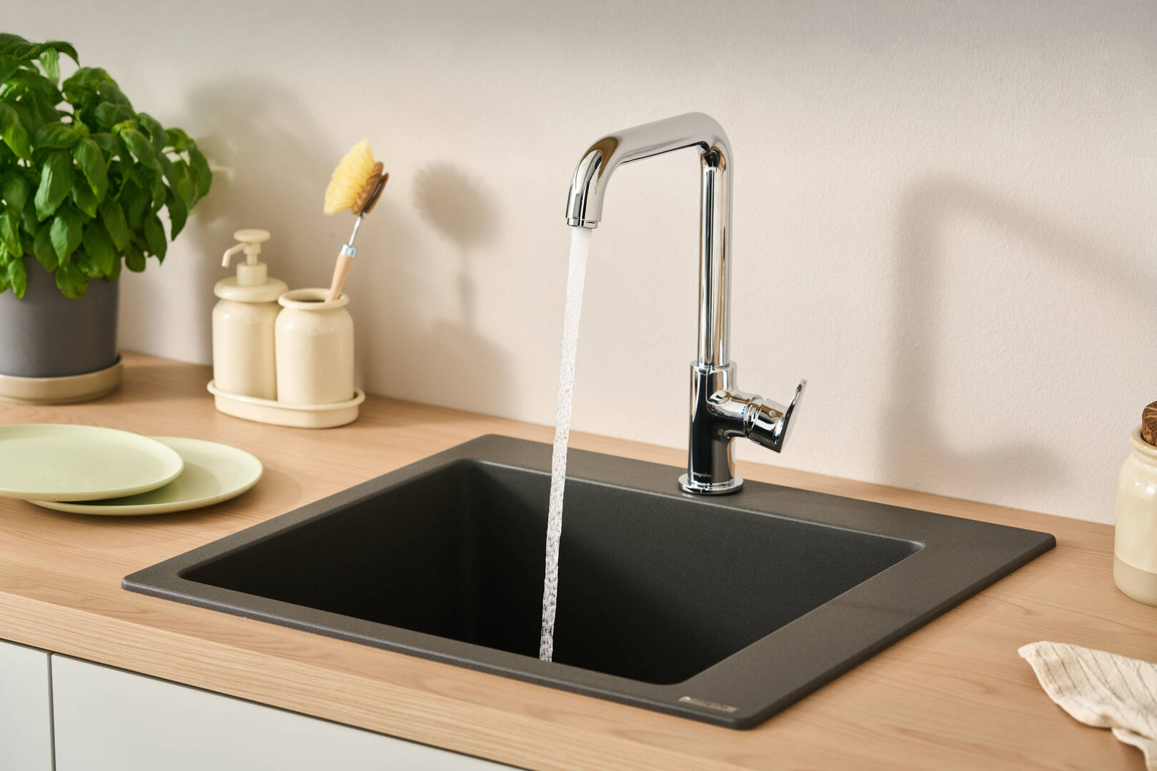 关闭：单把手厨房龙头260，带旋转出水嘴 8