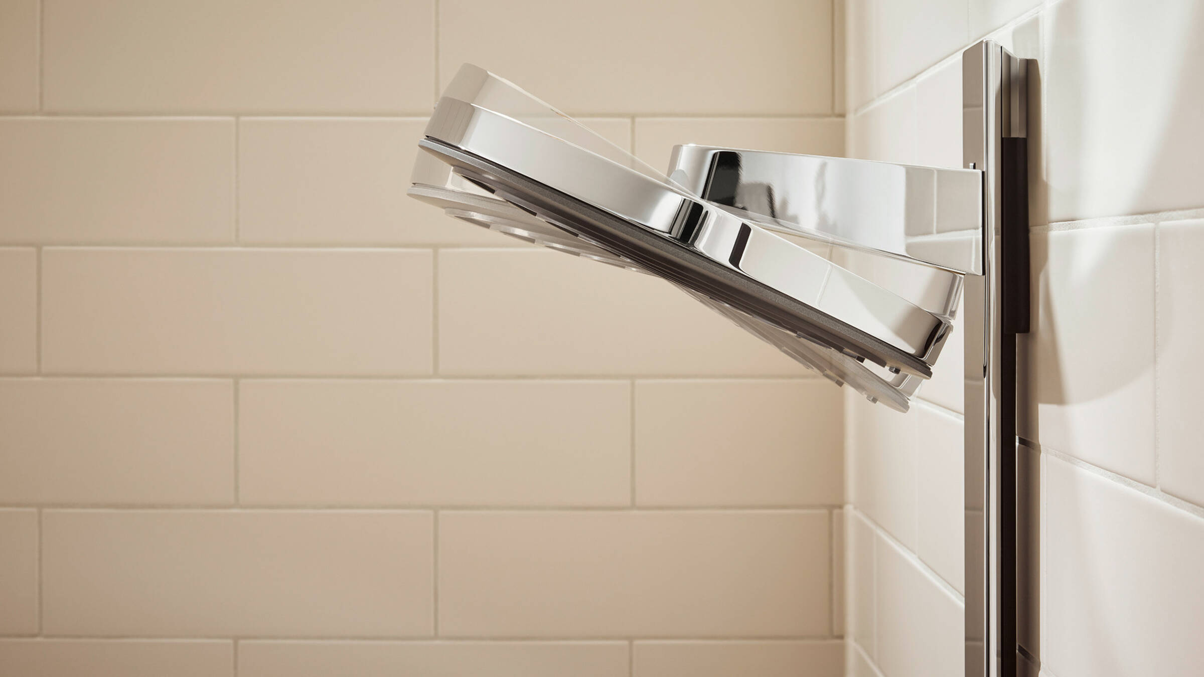 角度可调的头顶花洒