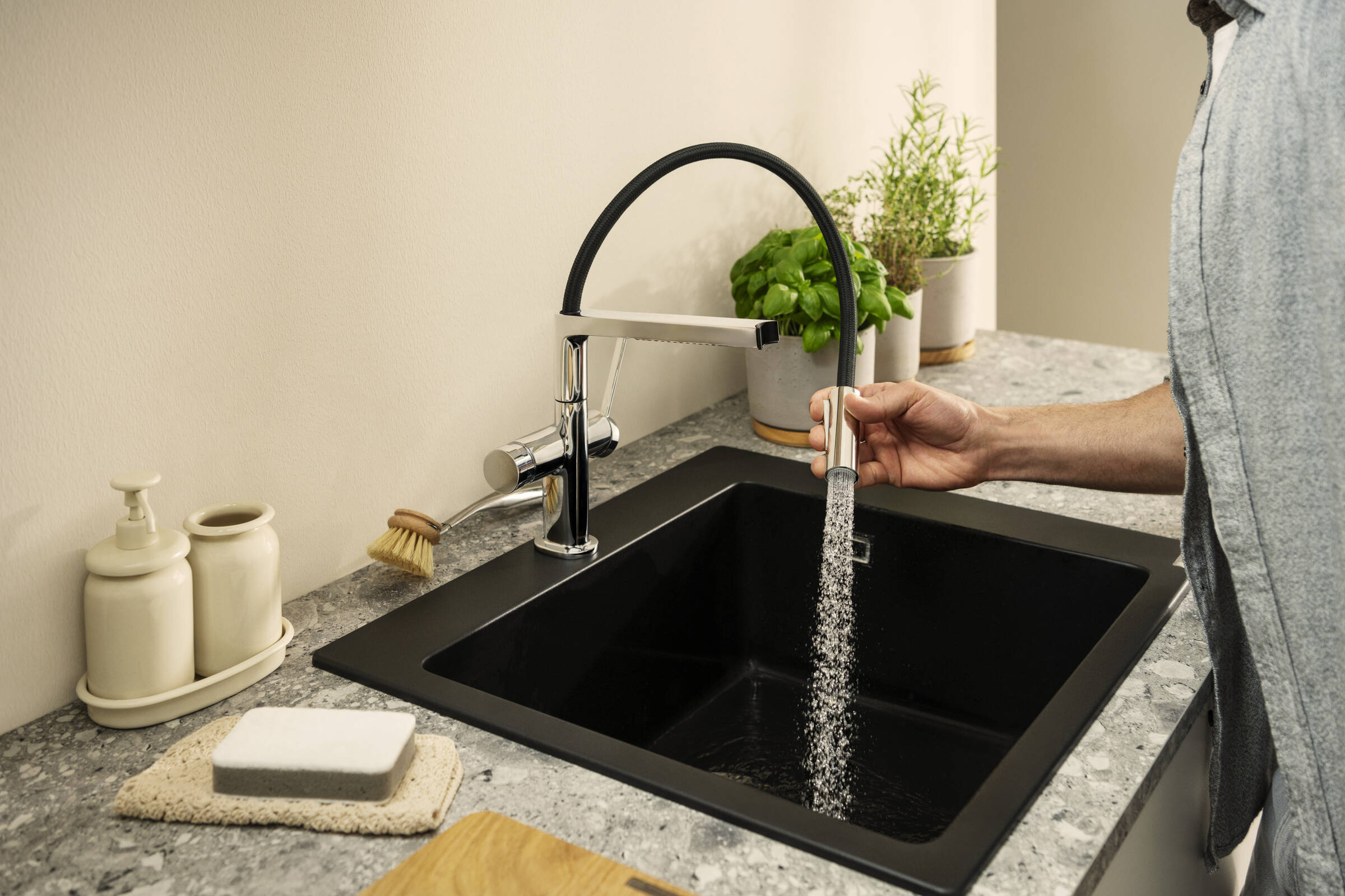 Flexible shower hose